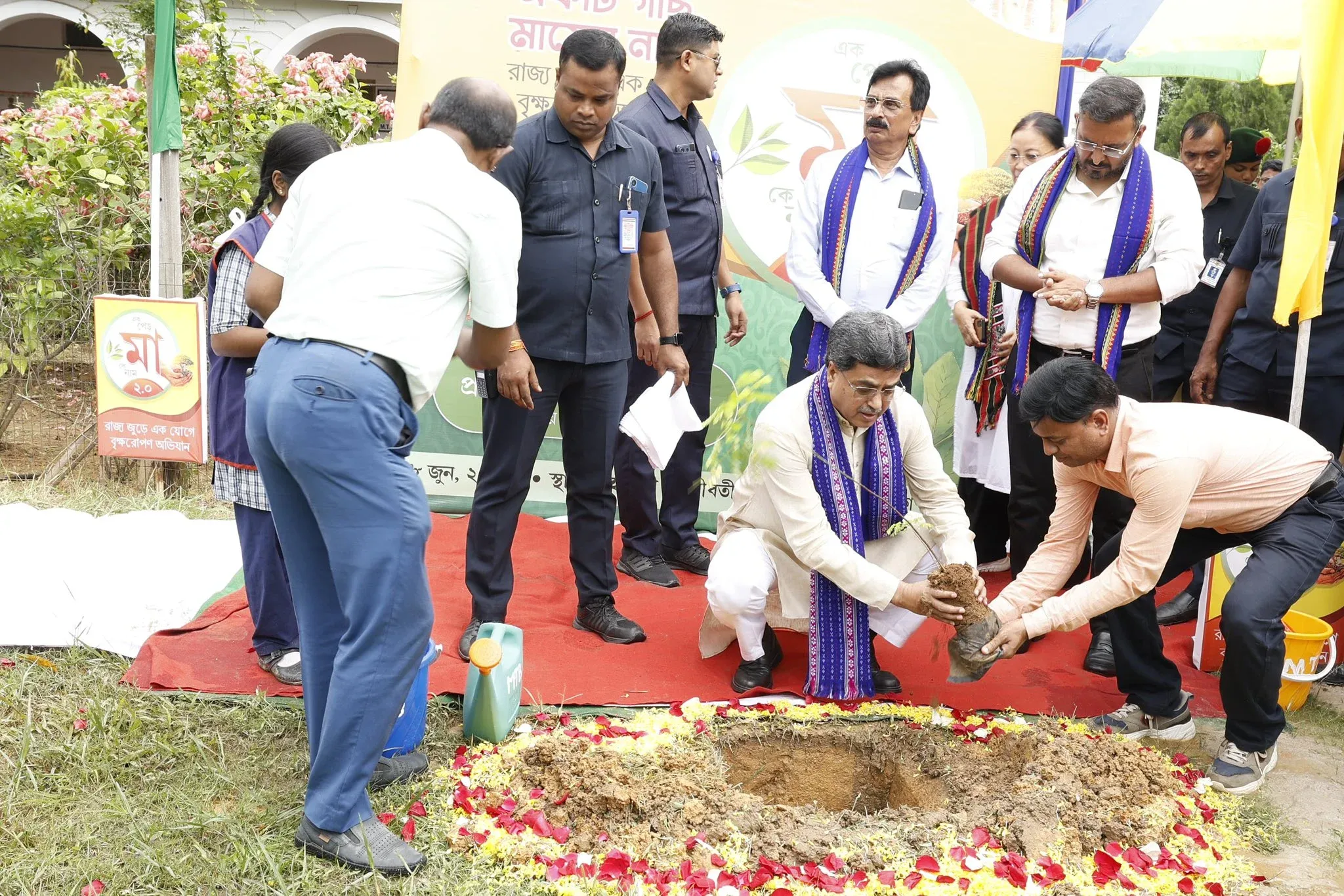 What is the ‘Ek Ped Maa Ke Naam’ 2.0 campaign launched by Tripura CM?