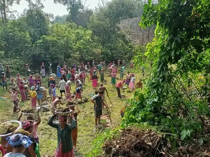 Did Tripura Exceed the National Average in MGNREGA Mandays Last Year?