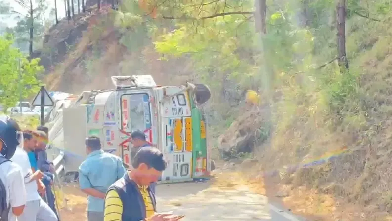 Cement truck overturns in Tehri district, NH-707A traffic disrupted