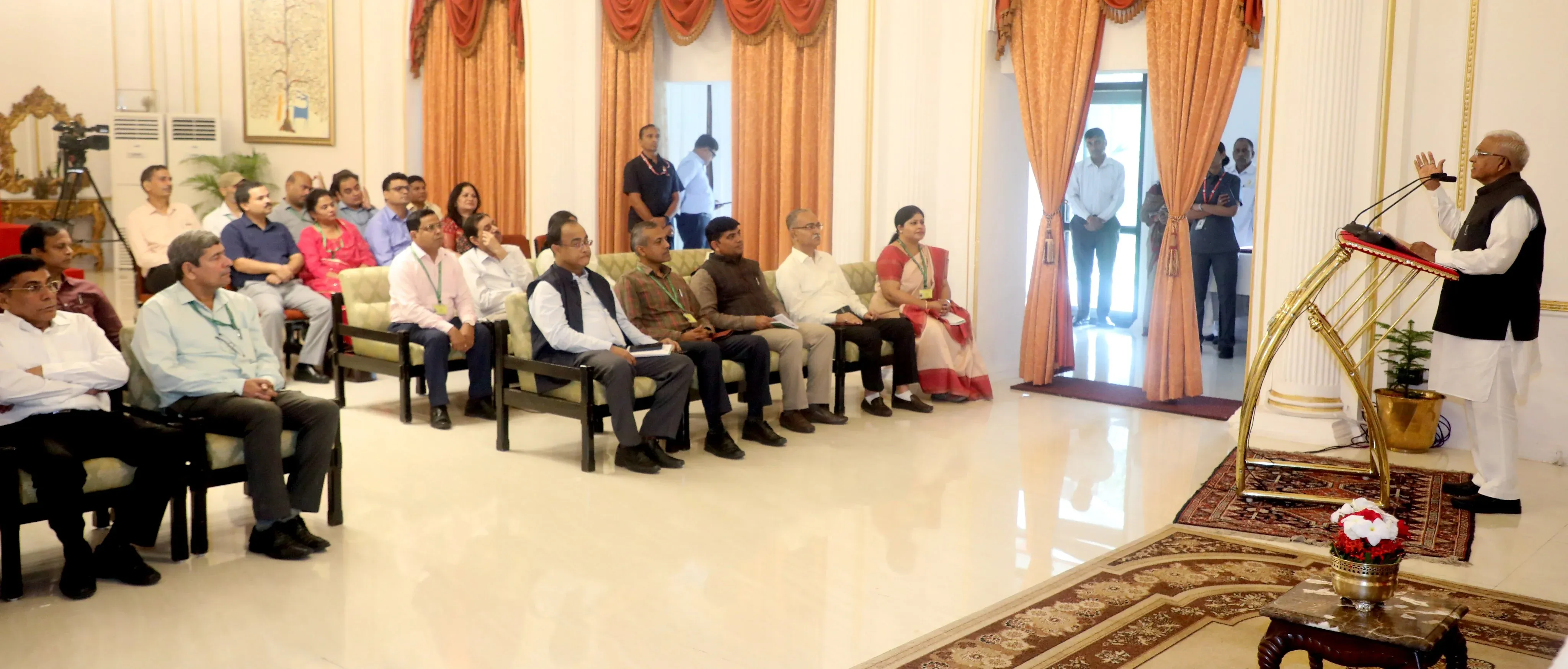 What Does the True Spirit of Public Service Mean According to MP Guv?