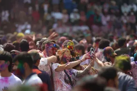 Trump and Carney Send Warm Holi Wishes to Hindu Communities