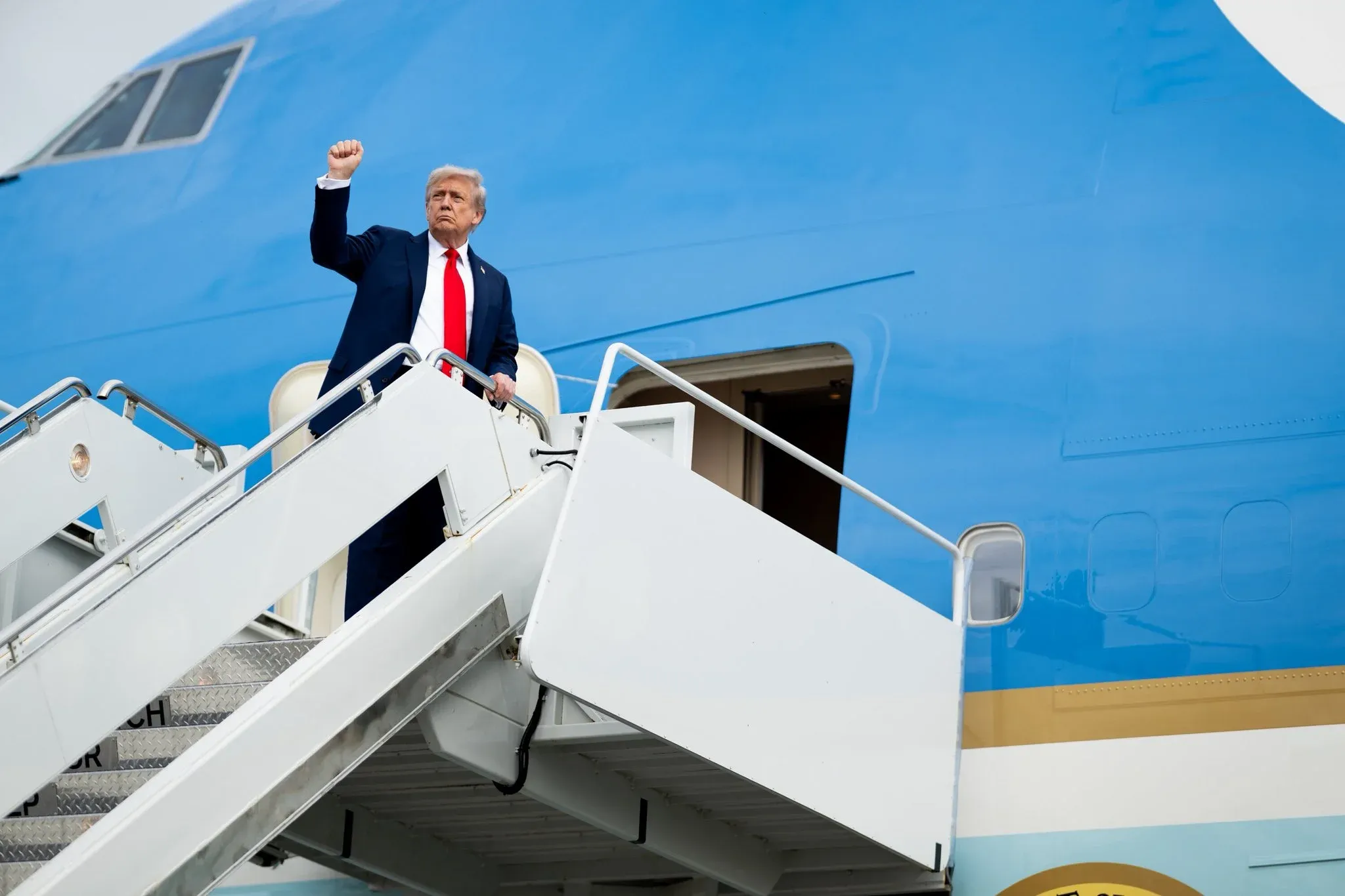 Is Trump Shifting Towards a Peace Agreement to Resolve the Ukraine War?