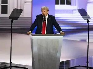 ट्रंप ने 'डेमोक्रेट एजेंसियों' को राजनीतिक घोटाला बताते हुए दिए खर्च में कटौती के संकेत