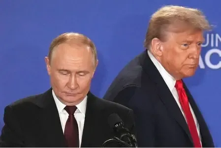 Is Trump Planning a Trilateral Summit with Zelensky and Putin by August 22?