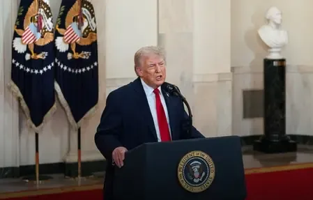 Trump Warns of Military Strike on Iran, Signals No Rush for Deal