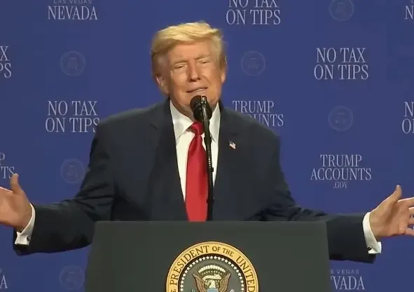 Trump warns Democratic midterm win could undo his economic and border gains