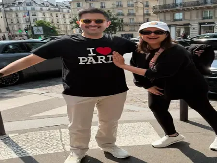 "तुम्हारी गलती सुधारना मेरा फर्ज..." क्यूट अंदाज में परिणीति चोपड़ा ने राघव चड्ढा को कहा- हैप्पी एनिवर्सरी