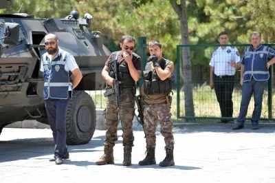 Turkey detains 104 IS suspects in 30-province nationwide sweep