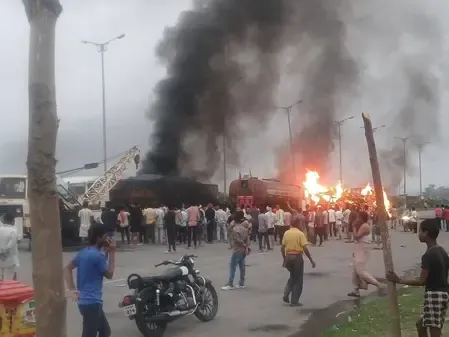 Tragic truck collision claims two lives in Giridih, Jharkhand