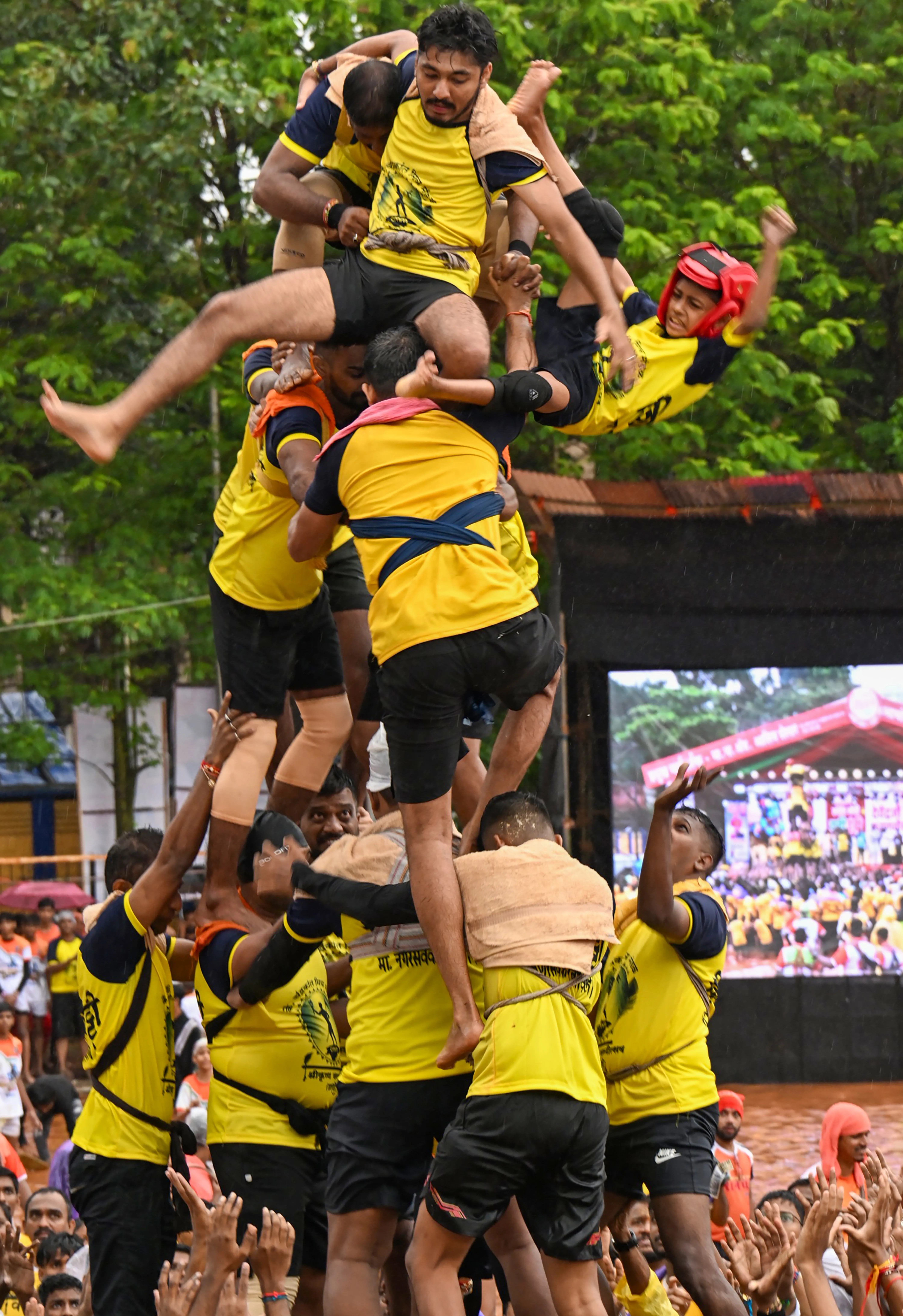 What Happened During the Dahi Handi Festivities in Mumbai?