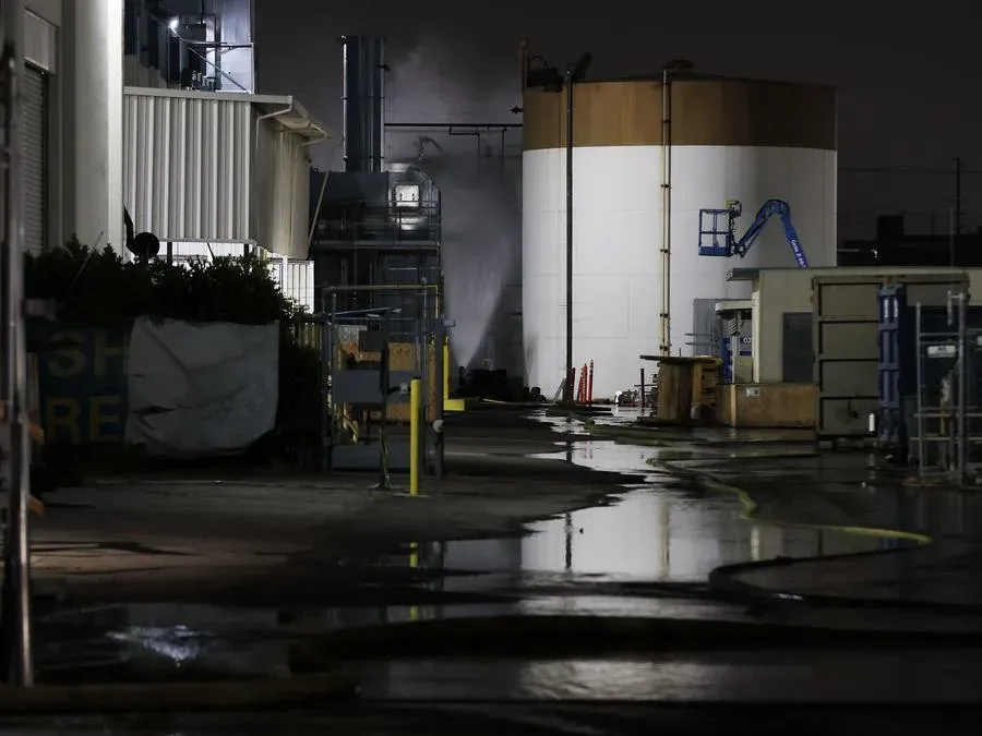 Chemical tank implosion at Longview paper mill kills 2, 9 missing feared dead
