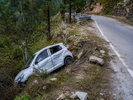Two killed, four injured as vehicle plunges into gorge in J&K's Doda