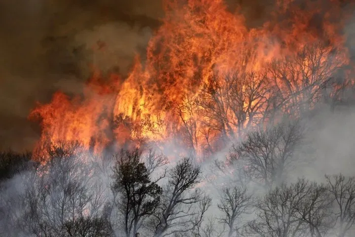 Utah helicopter crash kills 2 fighting Widemouth 2 Fire near Richfield