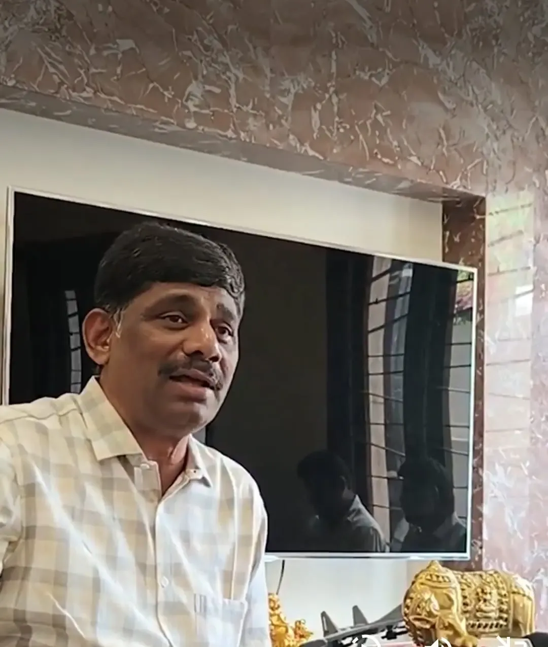 Karnataka Congress Leader D.K. Suresh Praises Two-Language Policy