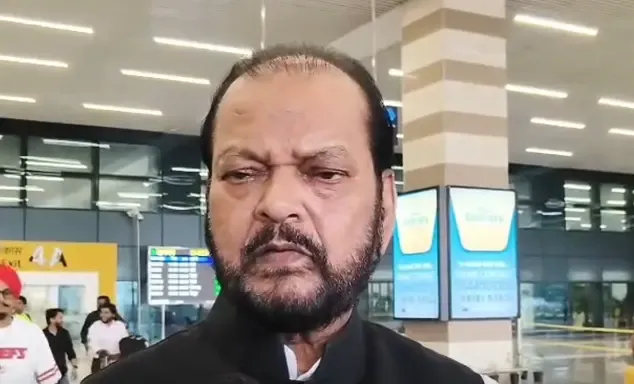 यूसीसी पर अमित शाह के बयान पर विपक्ष का पलटवार: कांग्रेस और JMM बोले — जनता अब नहीं होगी दिग्भ्रमित