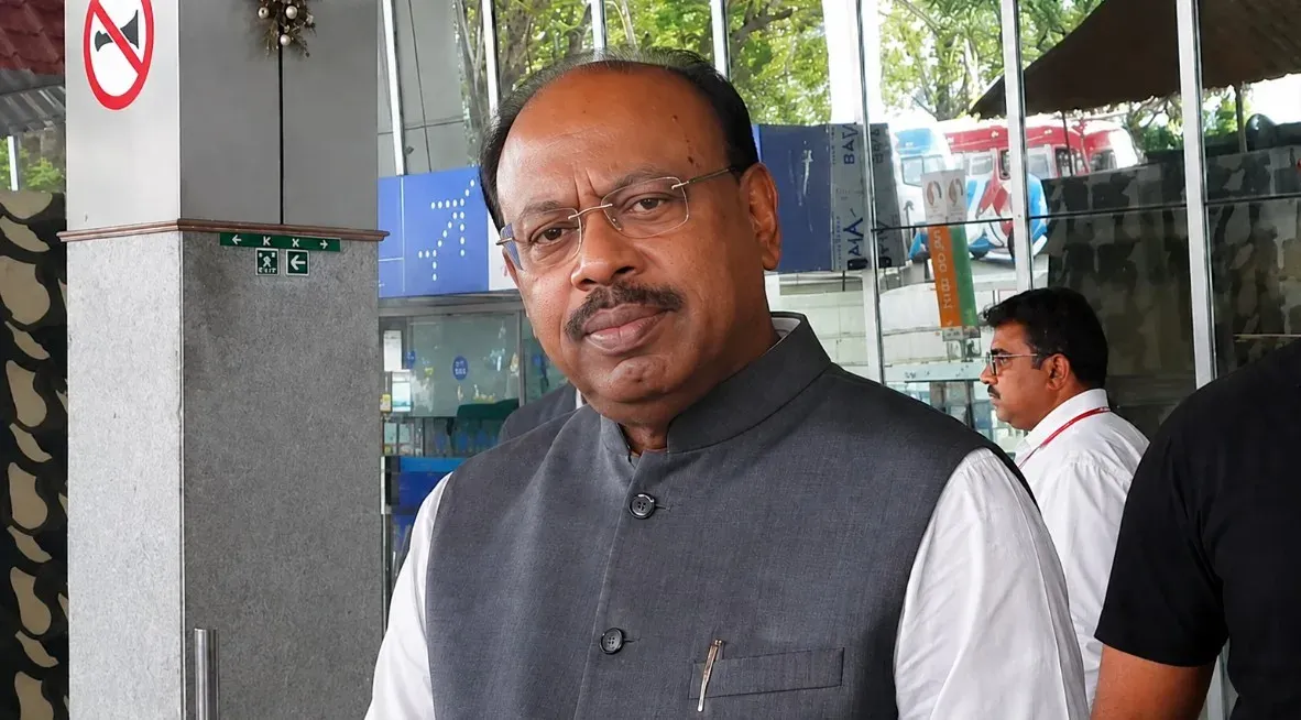 बावनकुले का उद्धव ठाकरे पर पलटवार: 'भाजपा की नहीं, अपनी पार्टी की चिंता करें'