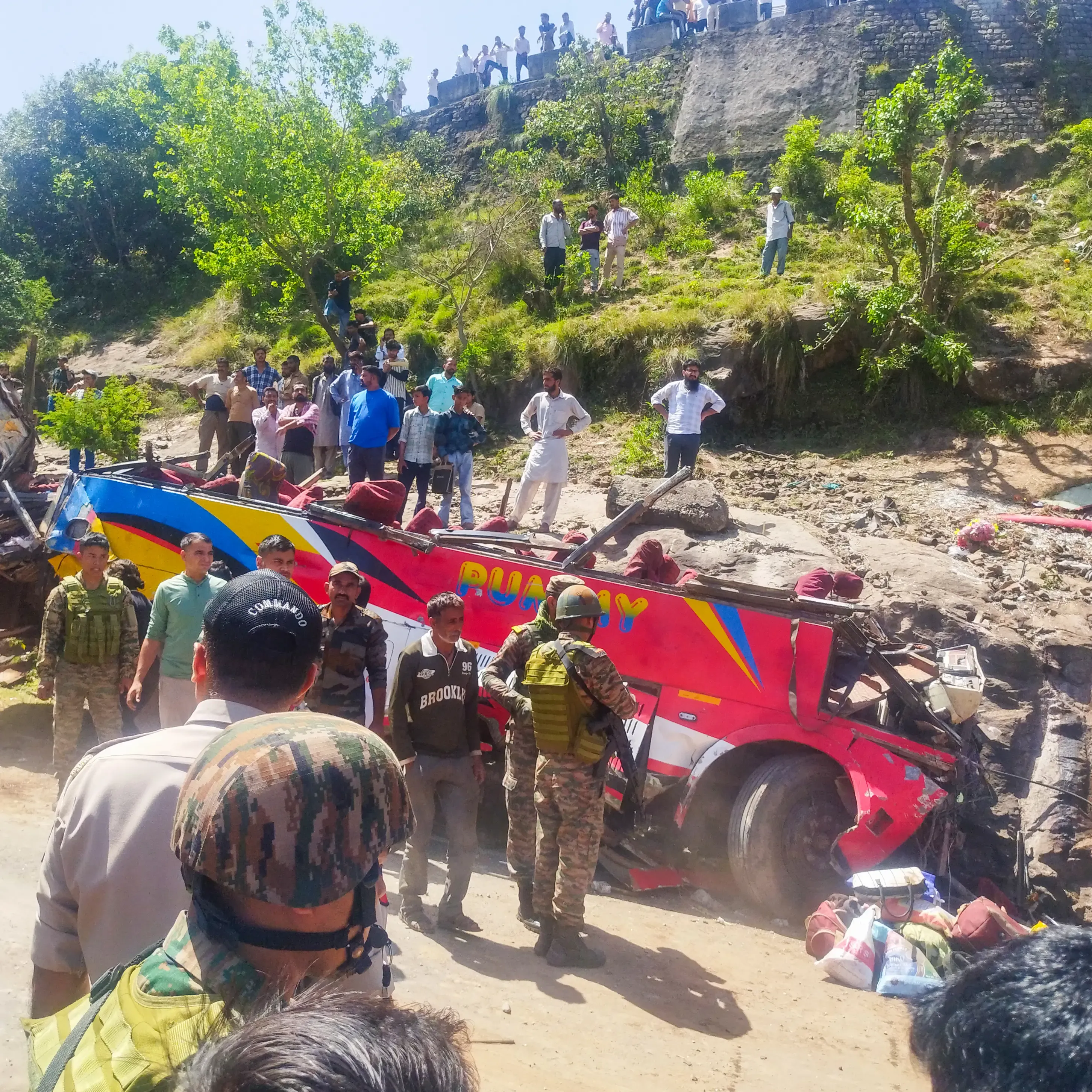 ऊधमपुर बस दुर्घटना: 21 लोगों की जान गई, 61 घायल, राज्य सरकार का मुआवजे का ऐलान