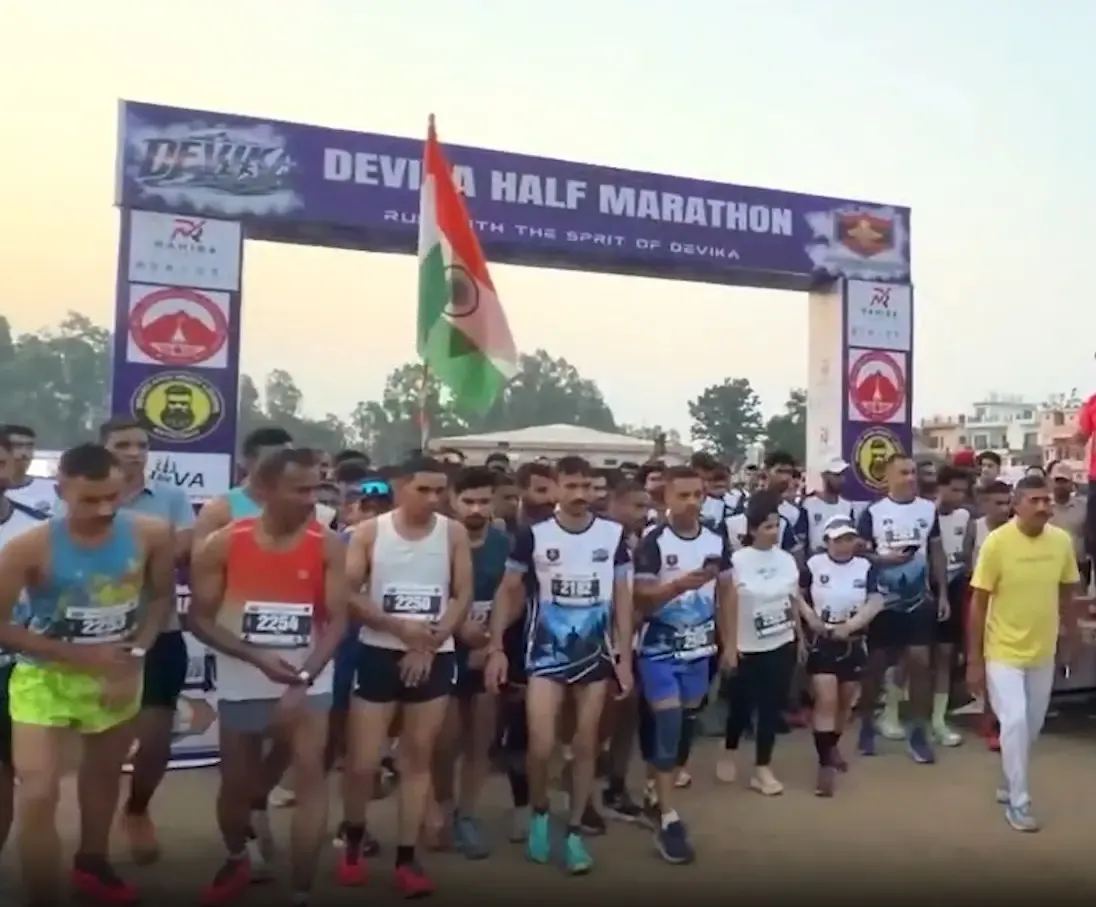 उधमपुर में पहली 'देविका हाफ मैराथन': सेना-प्रशासन के सहयोग से 1,000 धावकों ने लगाई दौड़