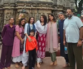 उदिता गोस्वामी ने परिवार के साथ किए मां कामाख्या के दर्शन, शिलांग की प्राकृतिक सुदंरता का भी लुत्फ उठाया