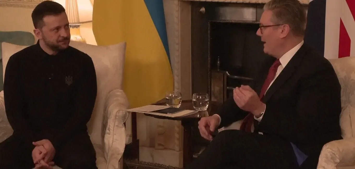 UK Prime Minister Starmer Engages with Ukrainian Leader Zelensky