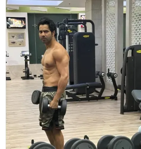 वरुण धवन का मजेदार संदेश: जिम में पसीना बहाना है जरूरी, उम्र कोई भी हो!