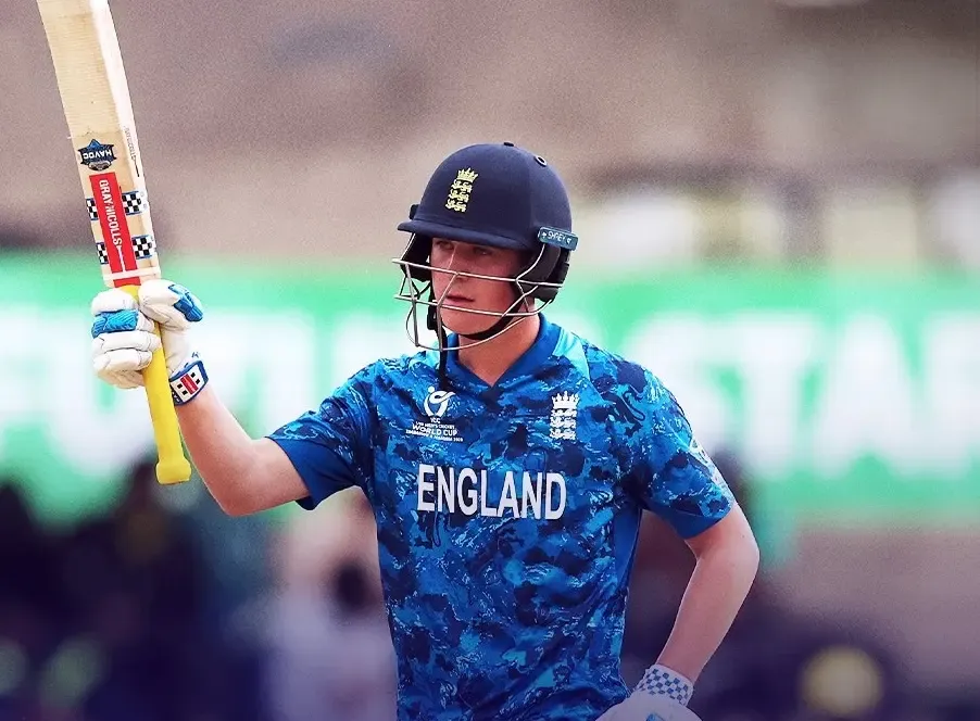 क्या इंग्लिश बल्लेबाज बेन मेयस अंडर 19 वर्ल्ड कप में इतिहास रचने से महज 2 रन दूर रह गए?