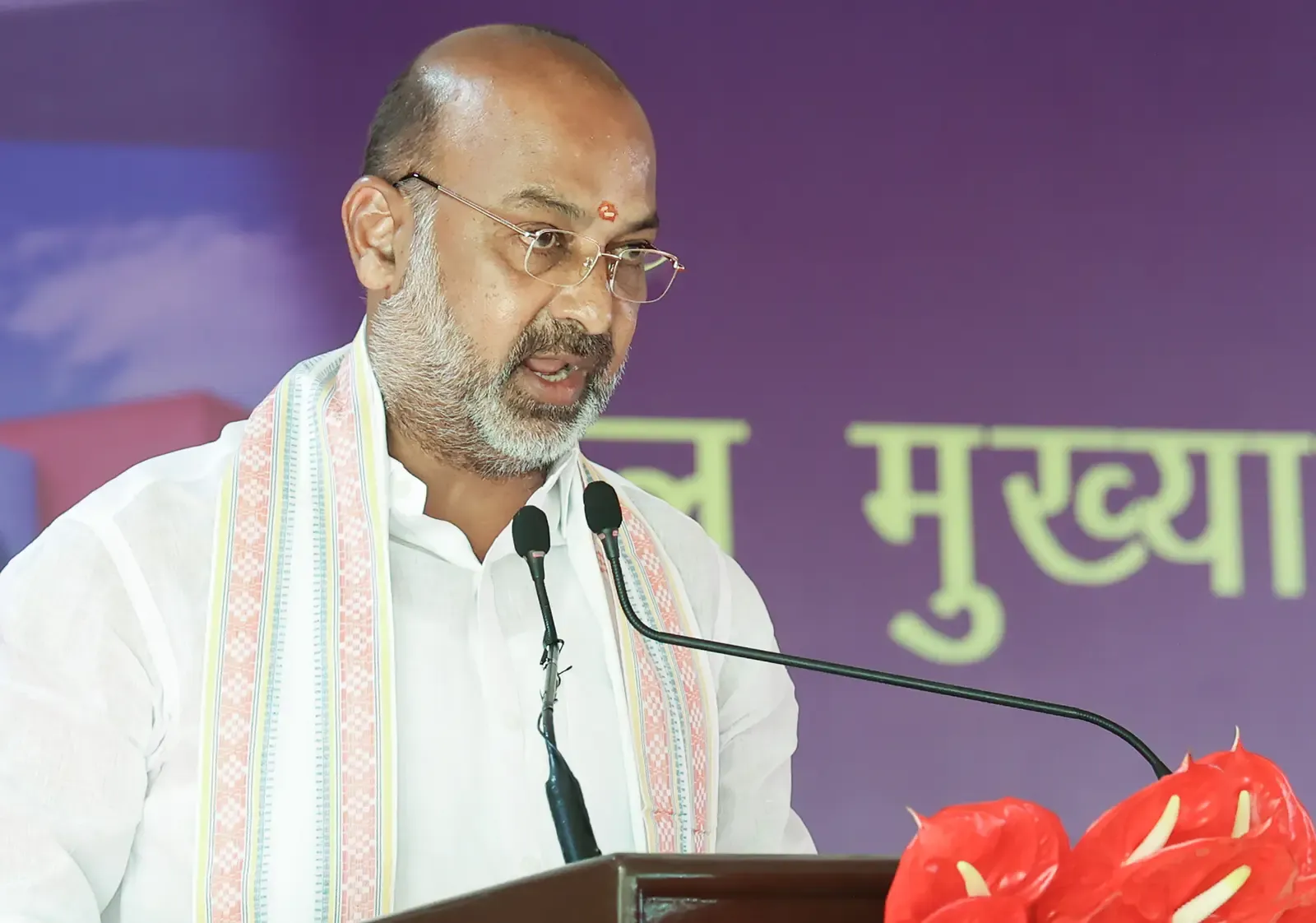 Bandi Sanjay Kumar aids road accident victims in Telangana's Siddipet