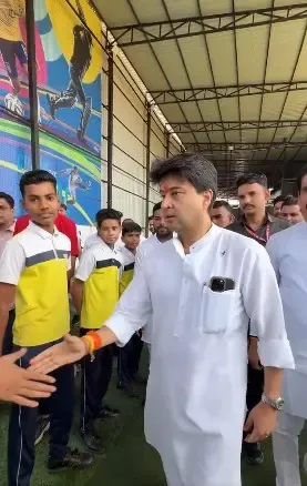 Union Minister Scindia Unveils New Critical Care Unit and Civic Enhancements in Guna