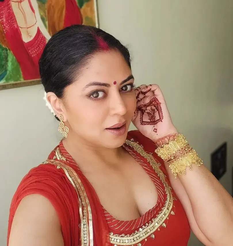 क्या उनकी यादें आज भी मेरे दिल में जिंदा हैं? जिंदगी के कुछ पुराने लम्हों में खोईं कविता कौशिक