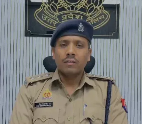 बिजनौर: भगवंत डिग्री कॉलेज के शिव मंदिर में चोरी, नागदेवता की प्रतिमा व ₹732 के साथ शादाब गिरफ्तार