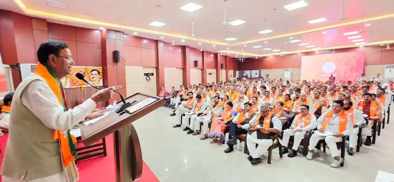 यूपी चुनाव 2027: BJP की सूक्ष्म रणनीति, हर 50 परिवारों पर एक कार्यकर्ता, 3 नवंबर से पदयात्राएं