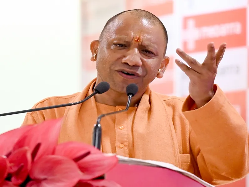 Did UP CM Transfer Rs 2,000 Crore to 2 Lakh PMAY Beneficiaries?