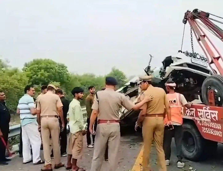 Unnao road accident: 5 killed on Agra-Lucknow Expressway, Yogi acts