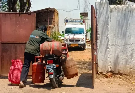 Uttar Pradesh Government Intensifies Efforts to Combat Fuel Black Marketing