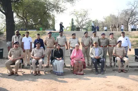 Did UP Governor Anandiben Patel Explore Gujarat's Thol Bird Sanctuary and Assess Bird Conservation Efforts?