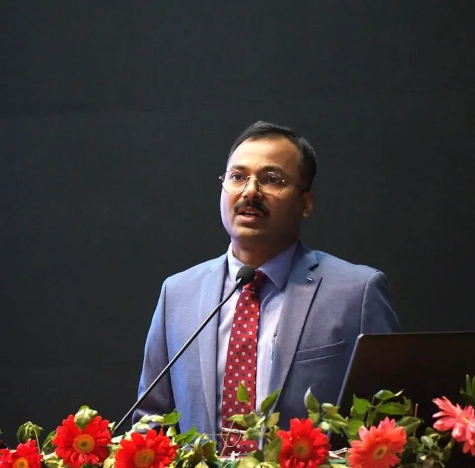 क्या यूपी के बेटे ने भारतीय शिक्षा में नई ऊंचाई हासिल की? कुशीनगर के डॉ. अमित को मिलेगा नेशनल अवॉर्ड टू टीचर्स 2025