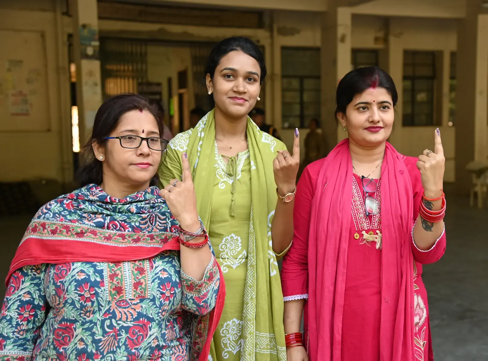 यूपी MLC चुनाव 2026: मतदान के दौरान सपा ने 11 सीटों पर अनियमितताओं की शिकायत, ECI से हस्तक्षेप की माँग