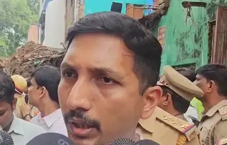 यूपी : लखनऊ के कैसरबाग मछली मंडी में पुराना पीपल का पेड़ गिरा, एक की मौत, चार घायल