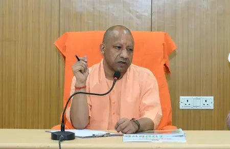यूपी में प्रशासनिक फेरबदल : 10 जिलाधिकारियों समेत 46 आईएएस अधिकारियों के तबादले