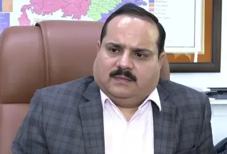 यूपी में एसआईआर: मतदाता की फोटो, माता-पिता के नाम और हस्ताक्षर फॉर्म वैध बनाने के लिए पर्याप्त 