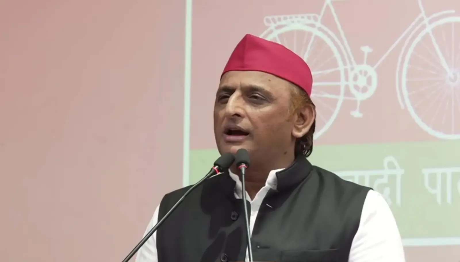 यूपी एमएलसी चुनाव: सपा ने बदले दो शिक्षक सीट उम्मीदवार, अखिलेश यादव बोले — अनुभव से मिलेगी जीत