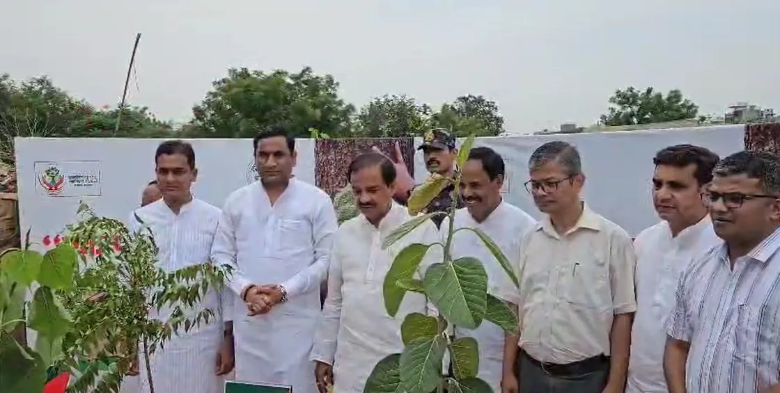 Did UP Ministers Lead a Historic Tree Plantation Drive under 'Ek Ped Maa Ke Naam' Campaign?