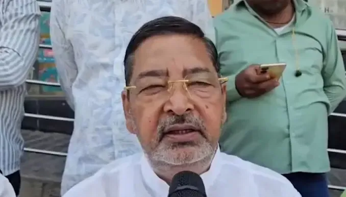 यूपी एमएलसी मतगणना: सपा-कांग्रेस का आरोप — प्रशासन पर पक्षपात, उम्मीदवार के कपड़े फाड़े गए
