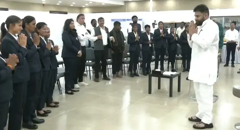 क्या उप मुख्यमंत्री पवन कल्याण ने दृष्टिबाधित टी20 विश्व कप जीतने वाली महिला क्रिकेटरों को सम्मानित किया?