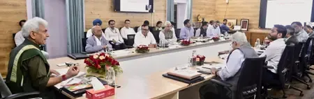 उपराज्यपाल मनोज सिन्हा ने श्रीमाता वैष्णो देवी विश्वविद्यालय की कार्यकारी परिषद की बैठक की अध्यक्षता की