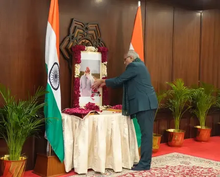 उपराष्ट्रपति सीपी राधाकृष्णन ने नानाजी देशमुख की पुण्यतिथि पर अर्पित की पुष्पांजलि