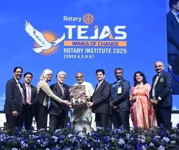 क्या उपराष्ट्रपति ने रोटरी तेजस- विंग्स ऑफ चेंज कार्यक्रम का उद्घाटन किया और रोटरी इंटरनेशनल की सेवा भावना की सराहना की?