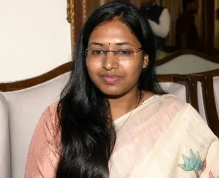 भगवंत मान ने यूपीएससी 2025 टॉपर्स को किया सम्मानित, कृतिका चौधरी (312वीं), दीपांशु जिंदल (38वीं) रैंक पर चमके