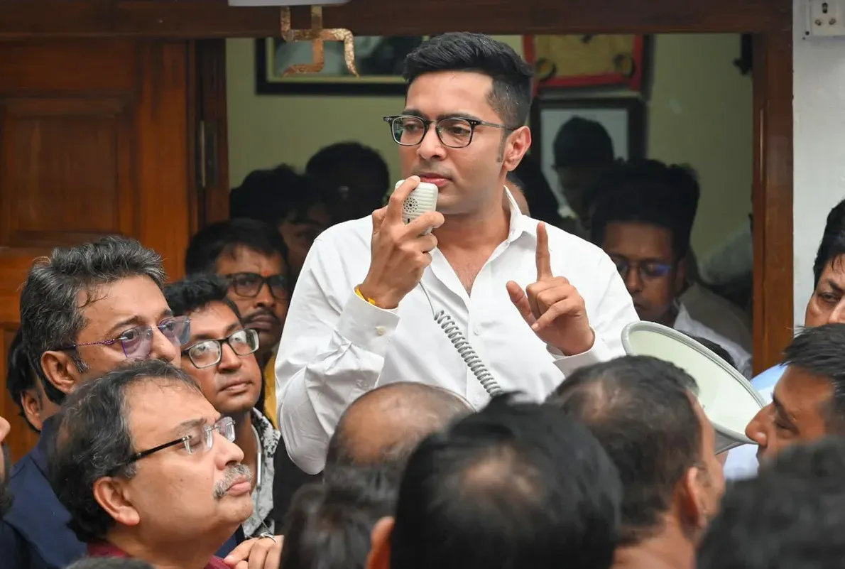 Calcutta HC schedules urgent Sunday hearing on Abhishek Banerjee's Amtala office demolition