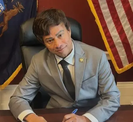 Did US Congressman and Homeland Security Secretary Clash Over Courts and Deportations?